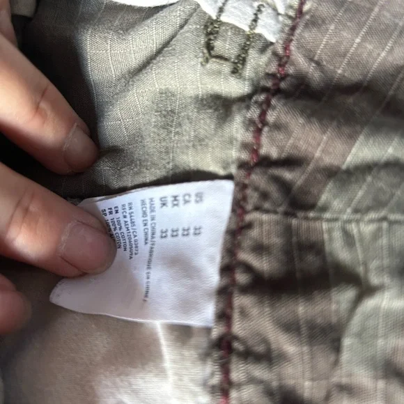 American Eagle Outfitters Green Cargo Shorts - Picture 6 of 7